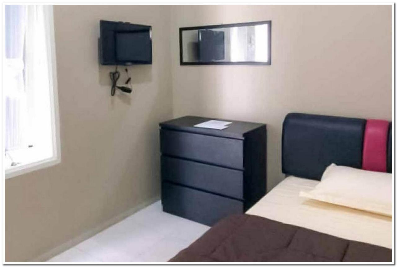 Syukur Guesthouse Syariah Near Exit Toll Cikopo Redpartner Cikampek Exteriör bild