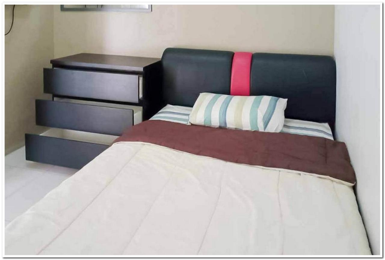 Syukur Guesthouse Syariah Near Exit Toll Cikopo Redpartner Cikampek Exteriör bild