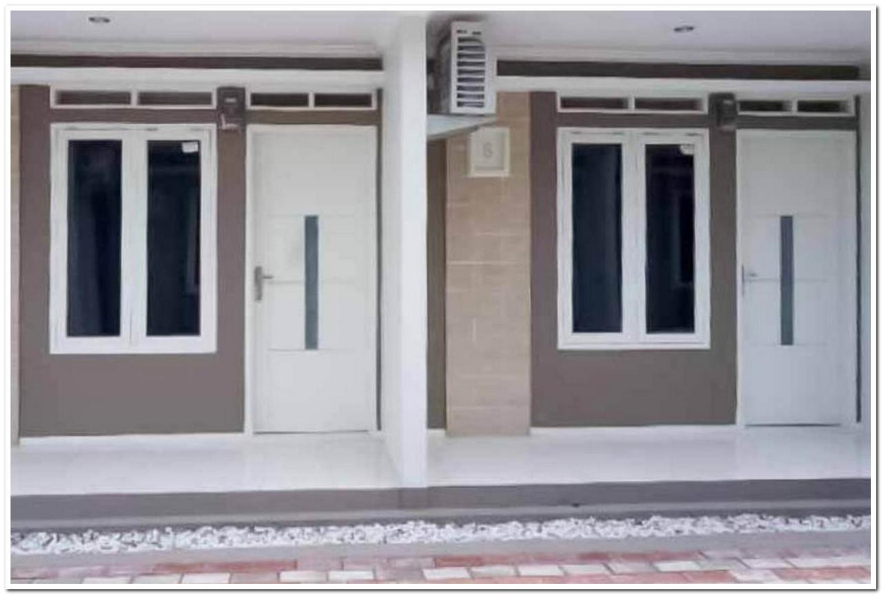Syukur Guesthouse Syariah Near Exit Toll Cikopo Redpartner Cikampek Exteriör bild